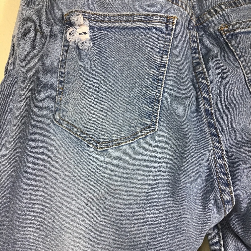 High 90s High Waist Jeans. - Picture 5 of 6